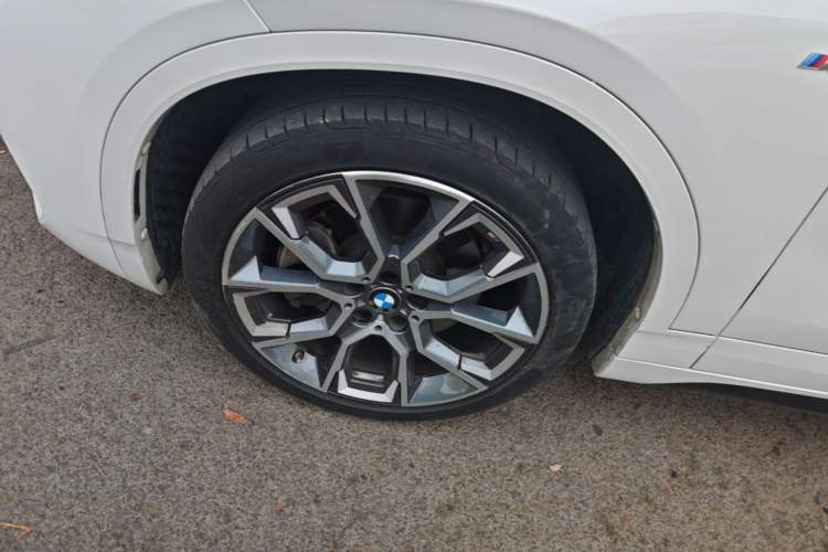 Used BMW X2 2021 Updated xDrive25i Midnight Edition Left Front Wheel Hub
