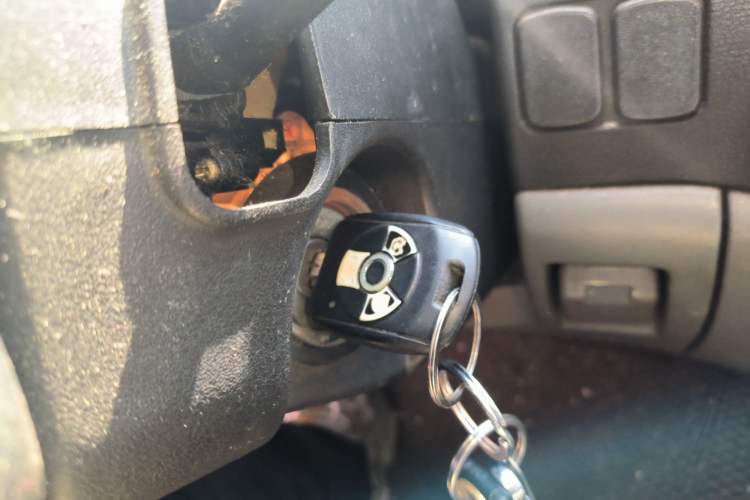 Used FORTHING Lingzhi 2013 M5 Q7 2.0L 7-Seater Long-Wheelbase Comfort Model