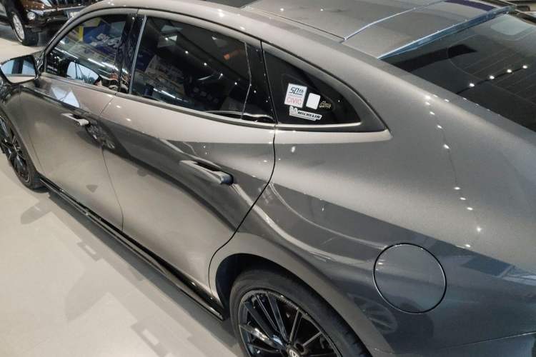 Used Changan UNI-V 2023 2.0T Leading-Speed Edition
