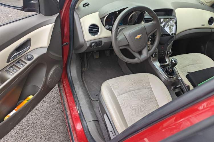 Used Chevrolet Cruze 2015 1.5L Classic SE MT
