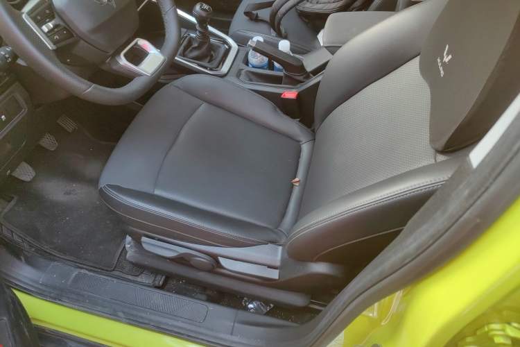 Used Wuling Alvez 2022 1.5L Manual Comfort Version Left Front Seat