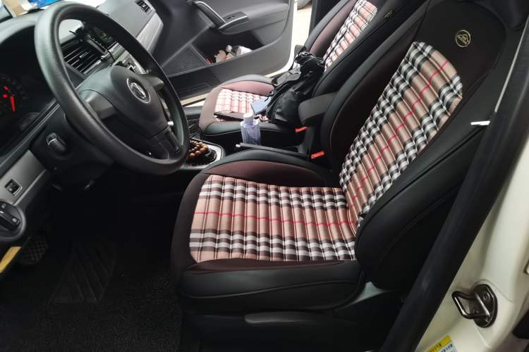 Used Volkswagen Gran Lavida 2013 1.6L Automatic Fashion Model Left Front Seat