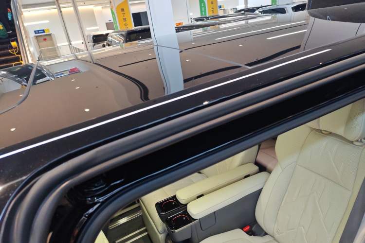 Used Zeekr 009 2024 Six-Seat Executive Version 4WD 108 kWh Roof