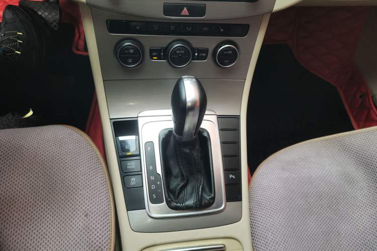 Used Volkswagen Magotan 2013 1.8TSI Luxury Model Gear Lever