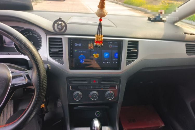 Used Volkswagen Golf Sportsvan 2019 200TSI Automatic C-HR Pure Version China VI Standard Audio And AC Panel