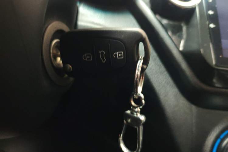 Used Kia K2 2012 Sedan 1.4L Automatic GLS Commemorative Edition Vehicle Key