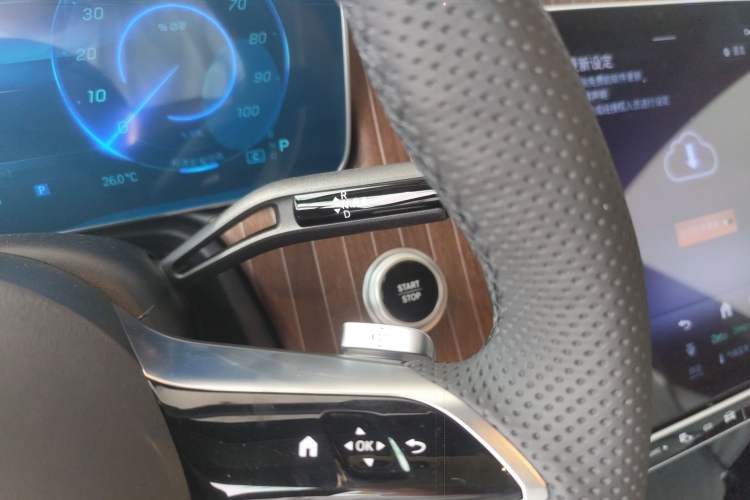 Used Mercedes-Benz EQE SUV 2024 500 4MATIC Luxury Edition Gear Lever