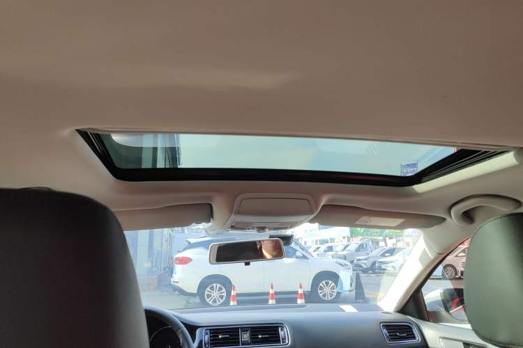 Used Volkswagen Sagitar 2016 230TSI 25th Anniversary Edition Headliner