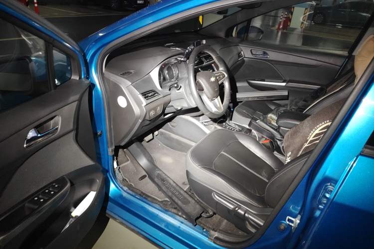 Used Chevrolet Lova RV 2016 1.5L Automatic FunDrive Edition Driver Seat