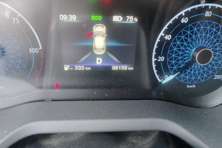 Used Hongqi E-QM5 2022 431 km Charge & Enjoy Edition
