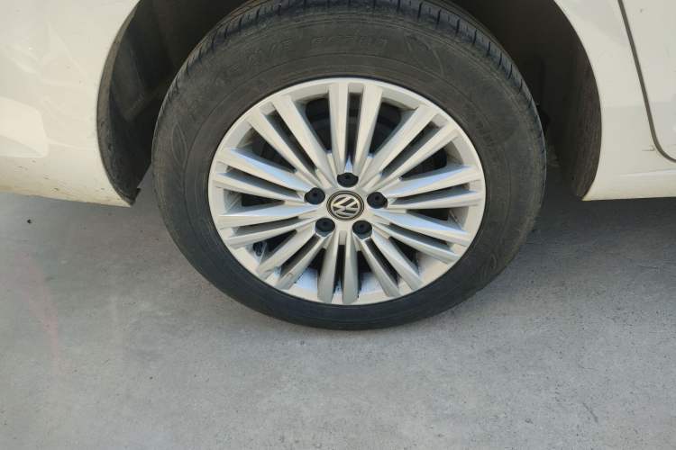 Used Volkswagen Santana 2019 1.5L Automatic Comfort Edition China VI Standard Right Rear Wheel Hub