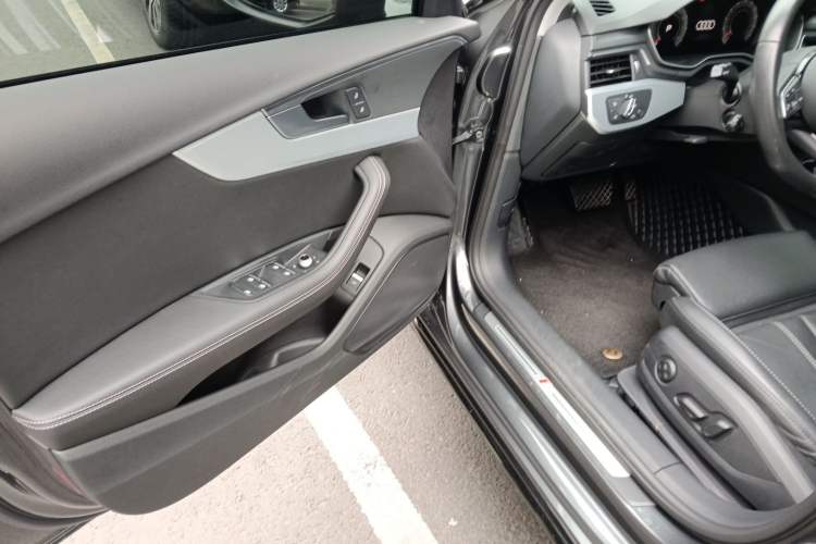 Used Audi A4L 2022 40 TFSI Luxury Dynamic Model