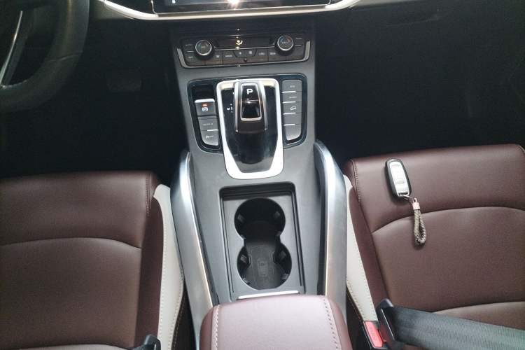 Used Geely Auto Emgrand X7 Sport 2022 1.8TD DCT Zhiya Trim