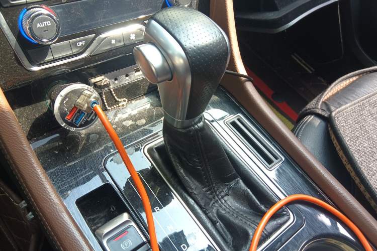 Used Zotye T600 Coupe 2017 1.5T Automatic Luxury Model Gear Lever