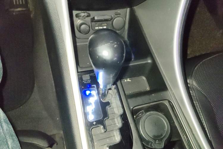 Used Hyundai Sonata 2013 2.4L Automatic Leading Edition China IV Standard
