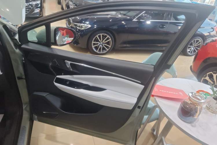 Used Buick E4 2023 Smart Edition
