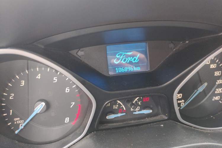 Used Ford Focus 2012 Sedan 1.6L Automatic Comfort Model Odometer Close Up