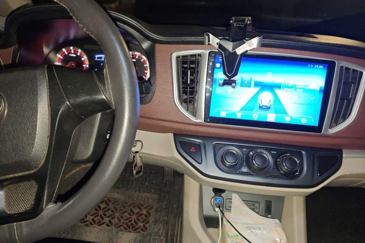 Used FORTHING Lingzhi 2018 M5L 2.0L 7-Seater Comfort Model
