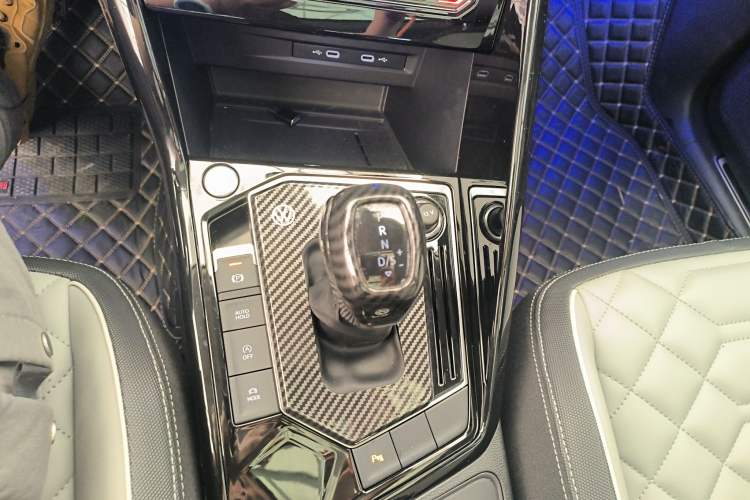 Used Volkswagen Tayron 2024 330TSI Two-Wheel Drive Luxury Plus Advanced Version Gear Lever