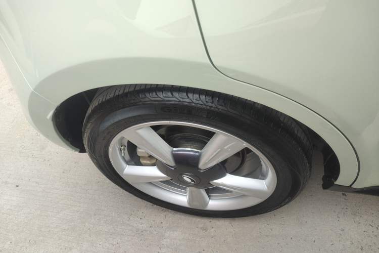 Used ORA Good Cat 2022 Morandi Edition 400km Standard Range Premium Version Lithium Iron Phosphate Right Rear Wheel Hub