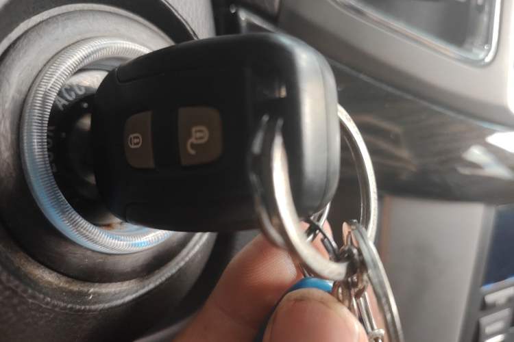 Used Chevrolet Captiva 2013 2.4L Two-Wheel Drive City Edition 7-Seater Vehicle Key