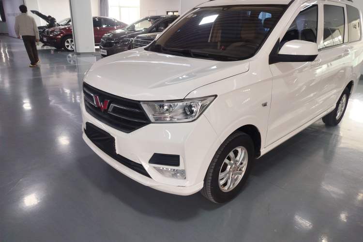 Used Wuling Hongguang 2019 1.5L S Standard Version China VI LAR
