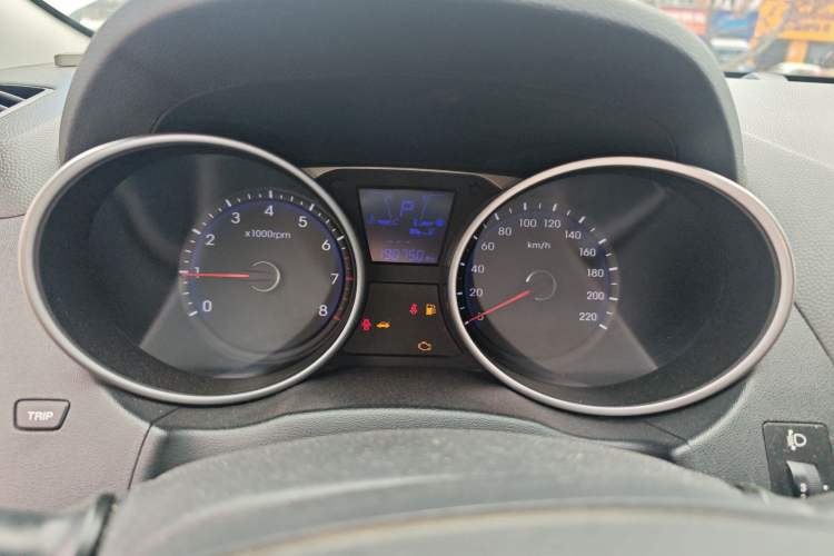 Used Hyundai ix35 2013 2.0L Automatic Two-Wheel Drive Smart GLS China IV Standard Instrument Cluster