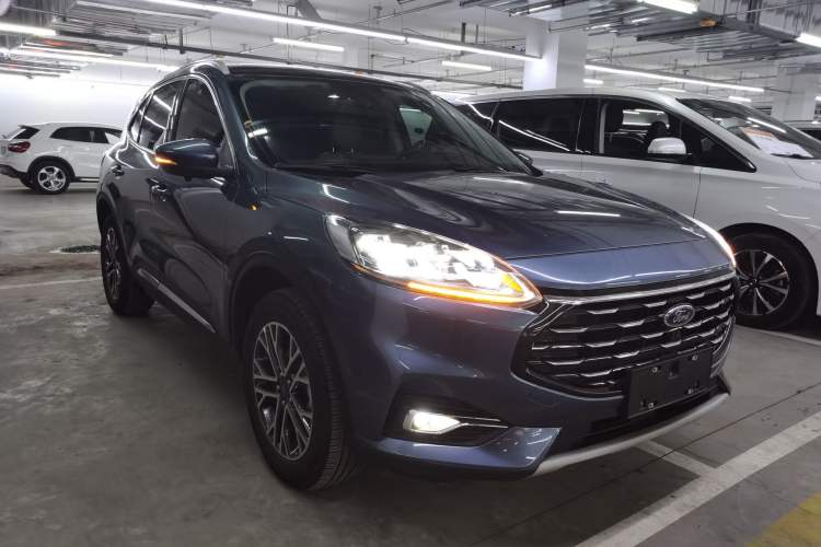 Used Ford Escape 2020 EcoBoost 245 Two-Wheel-Drive Titanium Edition