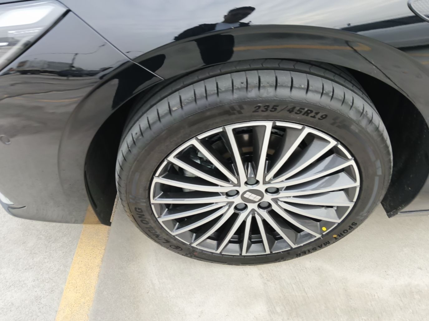 Geely Galaxy Starlight 7 2026 220km Four-Wheel-Drive Exploration+ Edition — снимка 10