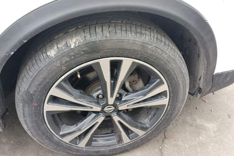Used Nissan Qashqai 2019 2.0L CVT Luxury Edition Right Front Wheel Hub