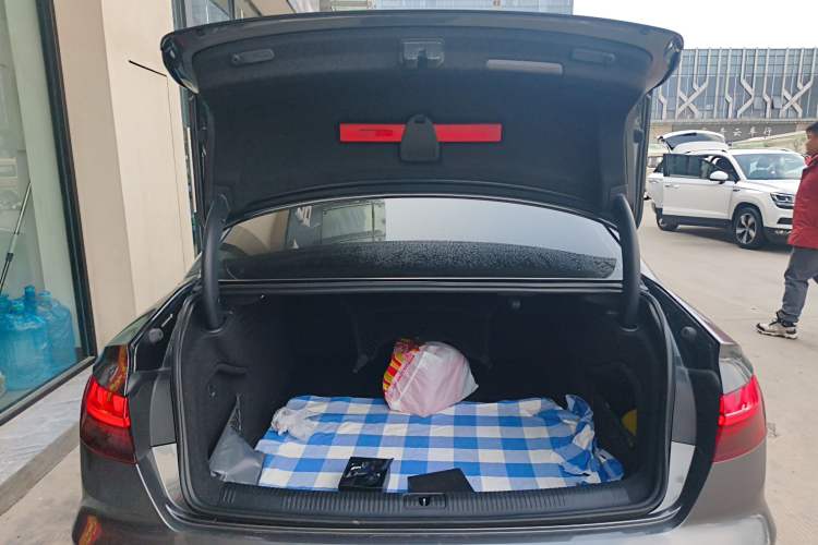 Used Audi A4L 2022 40 TFSI Luxury Dynamic Model
