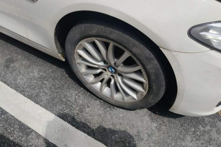 Used BMW 5 Series 2014 525Li Luxury Design Package Right Front Wheel Hub