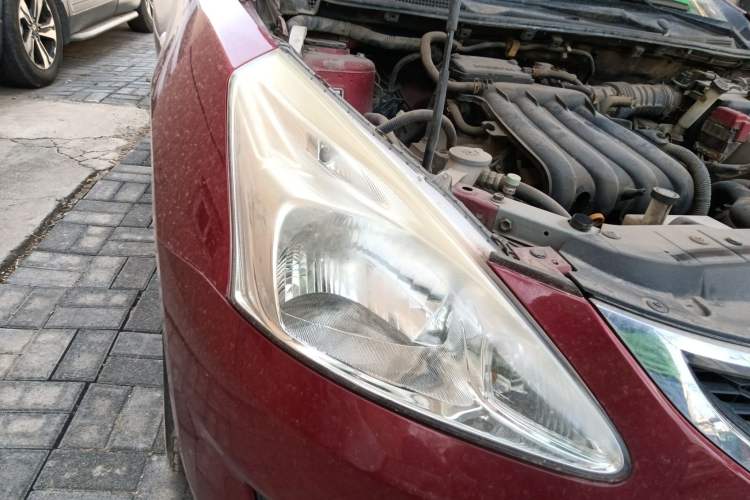 Used Nissan Tiida 2011 1.6L Manual Comfort Edition