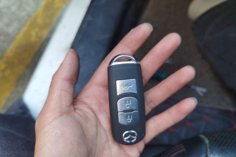 Used Mazda Atenza 2015 2.0L Blue Sky Luxury Edition