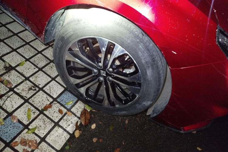 Used Baojun RC-6 2019 1.5T CVT 24-Hour Online Flagship Edition Right Front Wheel Hub