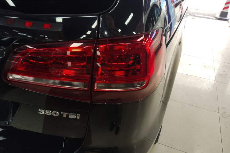 Used Volkswagen Sharan 2018 380TSI Comfort Edition 7-Seater
