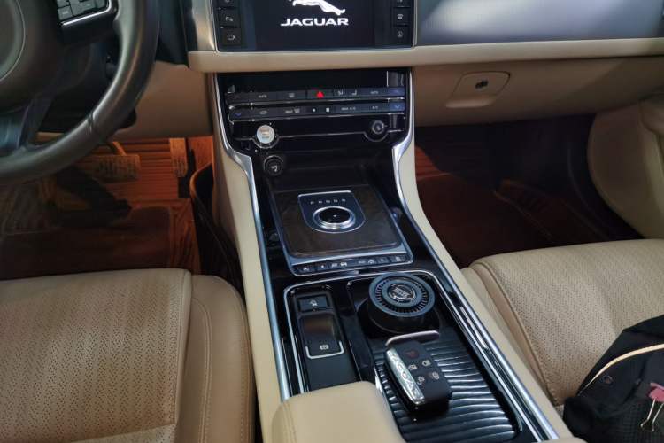 Used Jaguar XFL 2017 XFL 2.0T 240PS Luxury Edition