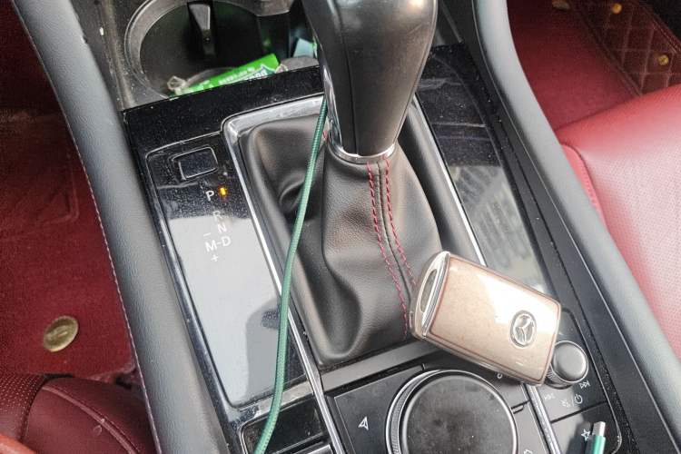 Used Mazda 3 Axela 2022 2.0L Automatic Zhi Rui Obsidian Edition Gear Lever