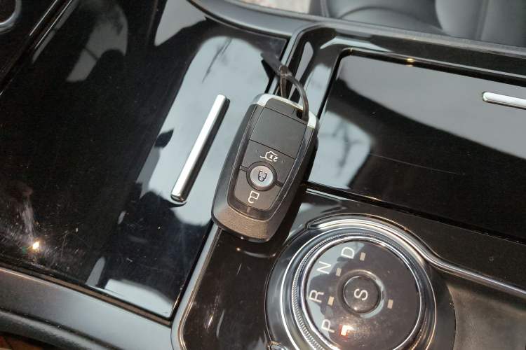 Used Ford Edge 2020 EcoBoost 245 Two-Wheel Drive Titanium 7-Seater
