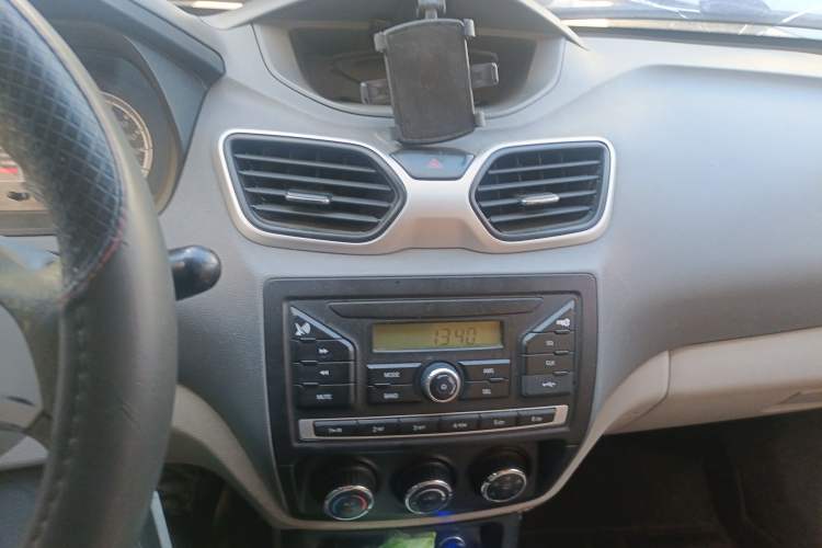 Used FAW Xiali N5 2014 1.3L Manual Standard Edition Audio And AC Panel