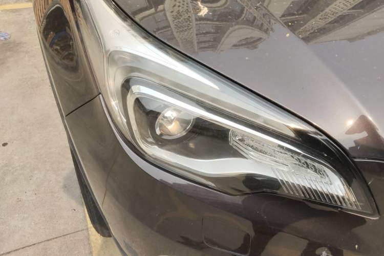 Used Buick Envision 2016 28T Four-Wheel Drive Luxury Model Right Front Headlight