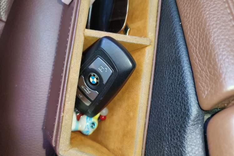 Used BMW 5 Series 2014 528Li Leading Model