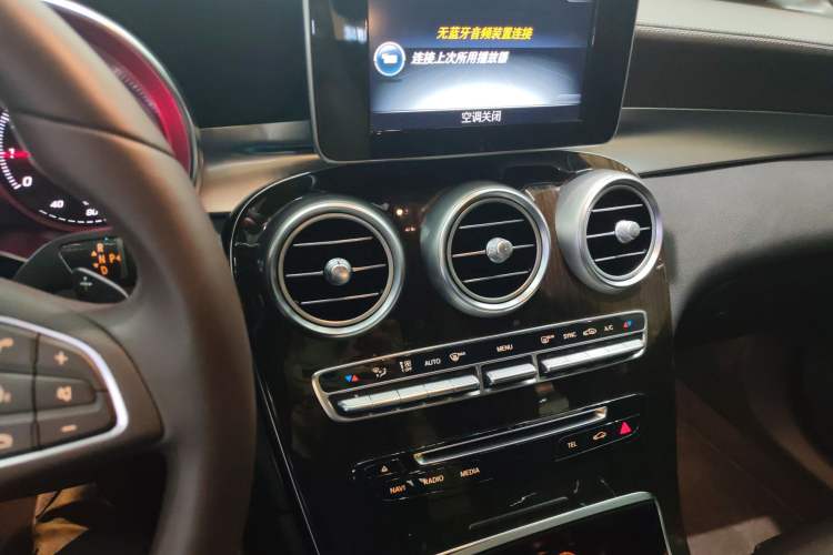 Used Mercedes-Benz GLC 2017 GLC 260 4MATIC Luxury Model Audio And AC Panel