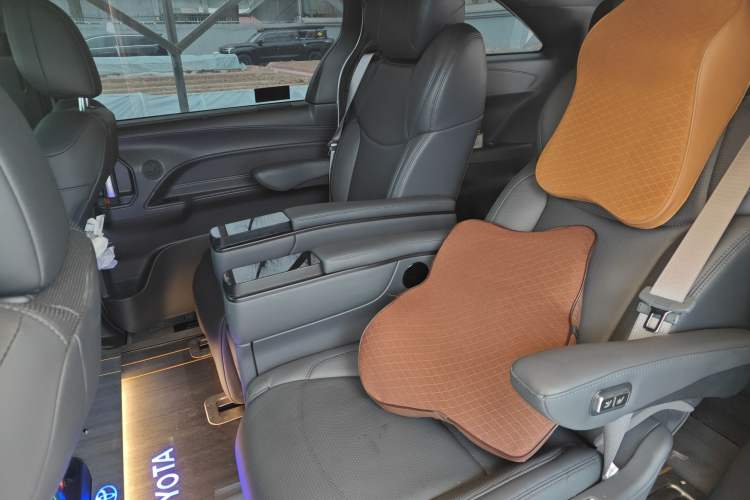 Used Toyota SIENNA 2021 2.5L Hybrid Ultimate Edition Left Rear Seat