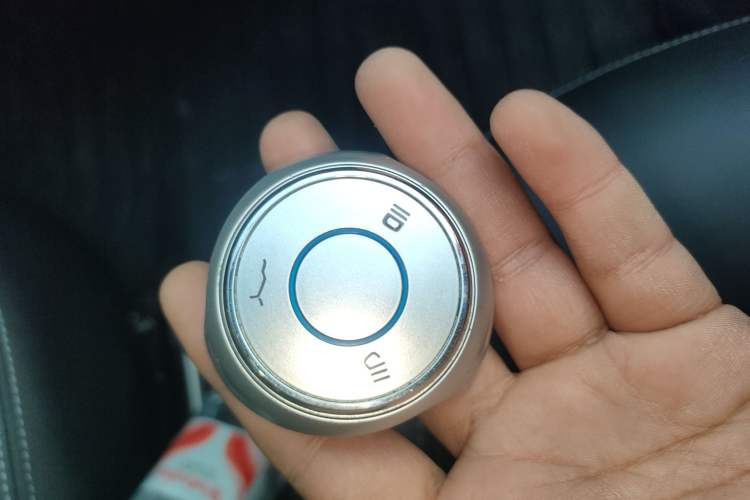 Used NETA V 2022 Chao 300 Lite Lithium Iron Phosphate Interior 1