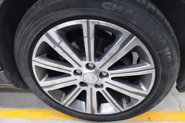 Used Peugeot 408 2015 1.2T Automatic Luxury Edition Right Front Wheel Hub
