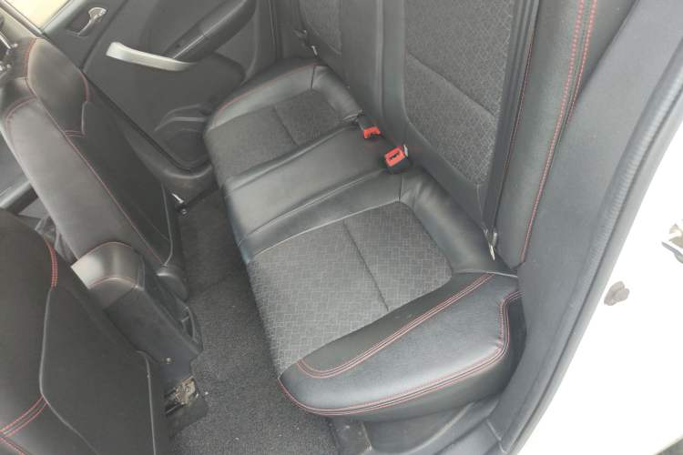 Used Cowin C3 2015 1.5L Manual Gold Diamond Edition
