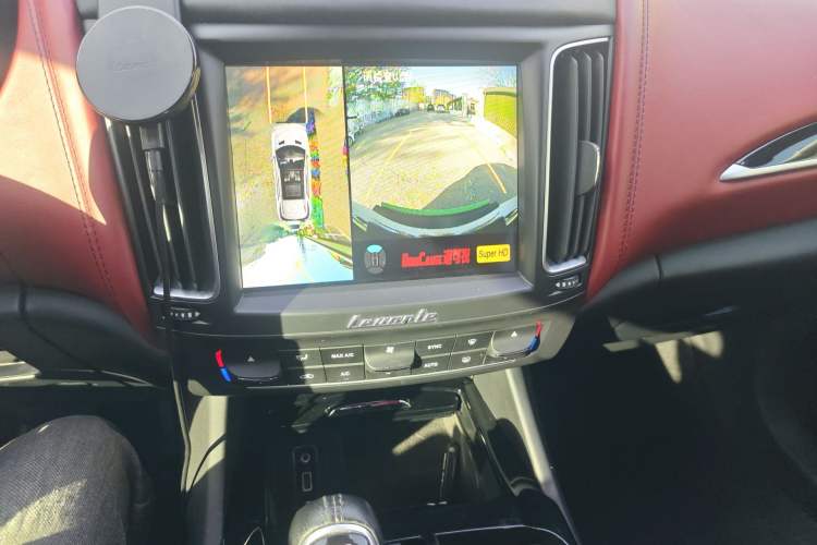 Used Maserati Levante 2018 3.0T Standard Edition Audio And AC Panel