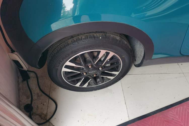 Used Chery New Energy Little Ant 2022 Revised Version Sweet Pink Edition Half-Sugar Version Lithium Iron Phosphate 30.7 kWh 30 kW 301 km
