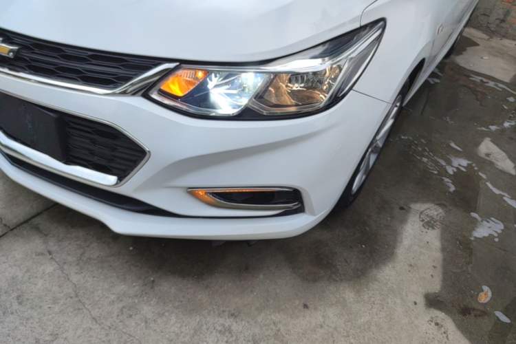 Used Chevrolet Cruze 2018 320 Automatic Pioneer Sunroof Edition
